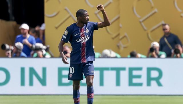 表现惊艳, 的概率领跑