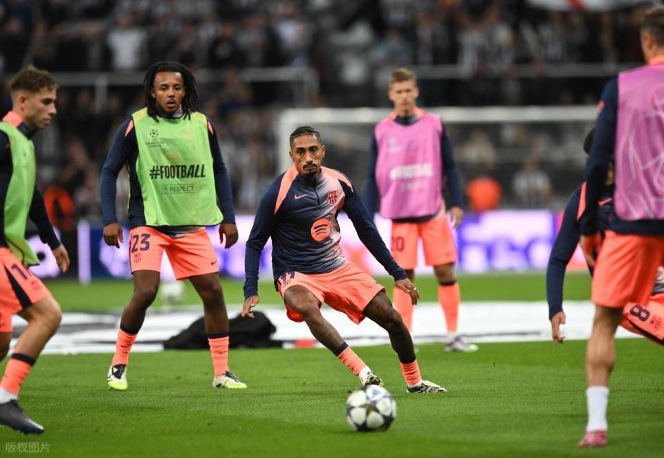 间关于欧冠, 员的表现评