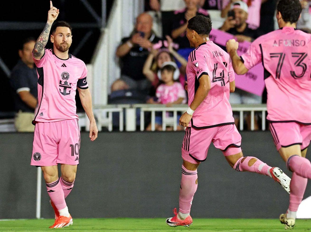 亿美元, 万美元年薪